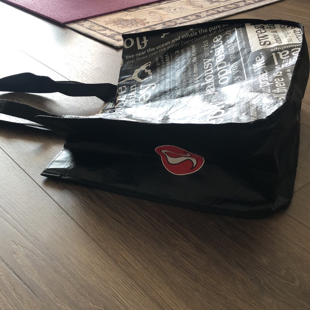Lululemon bag - Picture 4 of 6